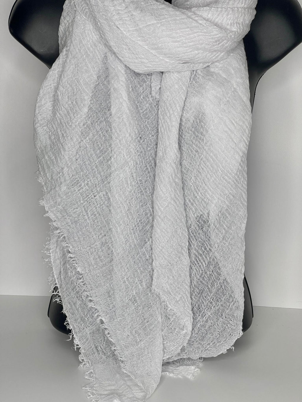 Muslin cotton scarf in white