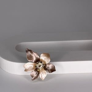 Magnetic brooch & scarf clip  - 'open flower' design in shades of shiny rose gold, champagne and oatmeal