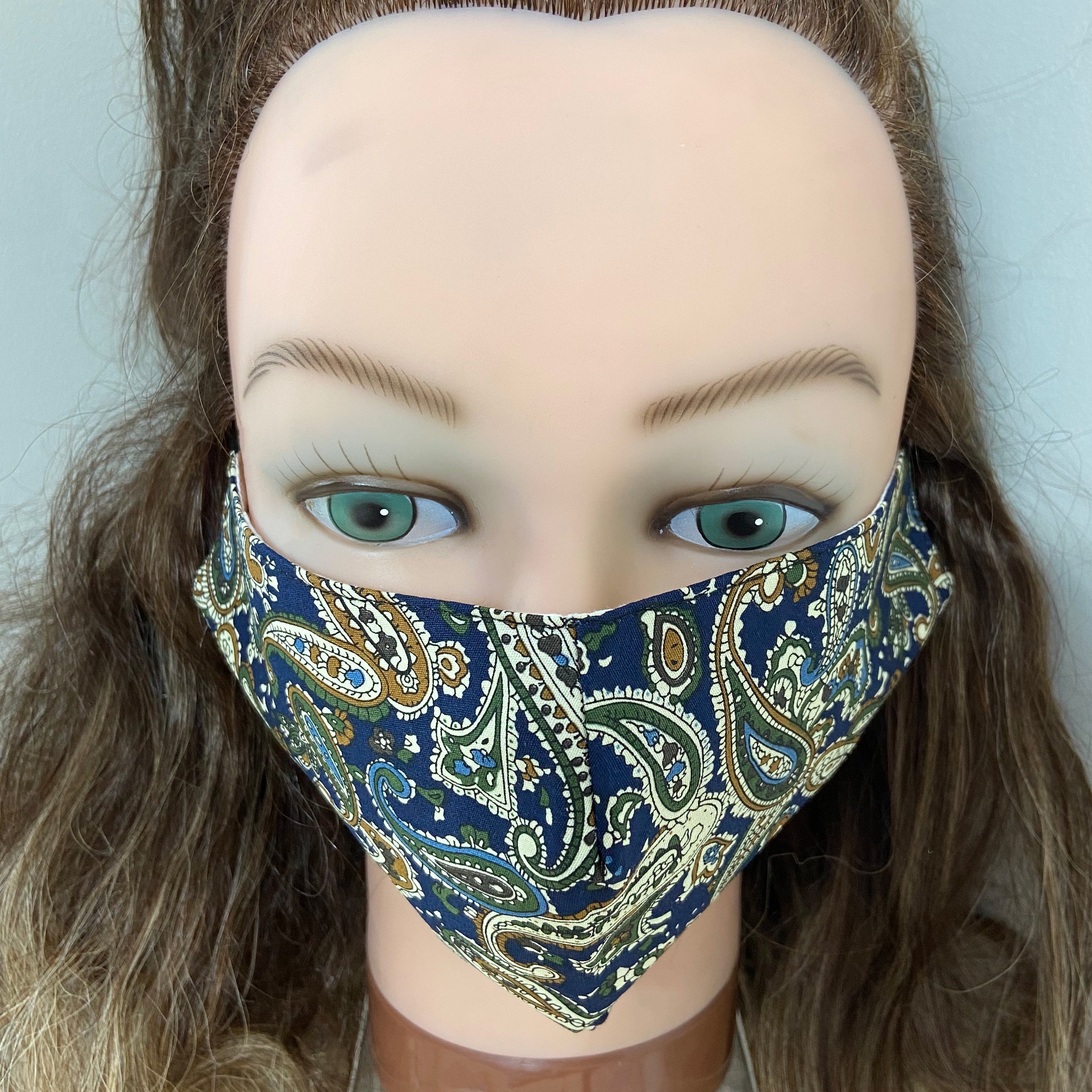 Vintage-inspired cotton face mask with adjustable earstrings