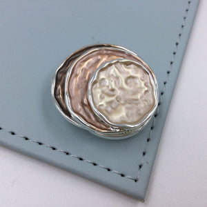 Magnetic Brooch Style 118